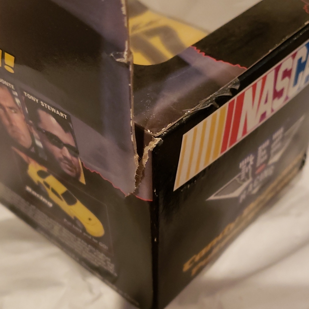 PEZ Car Candy Dispenser - Picture 3 of 5